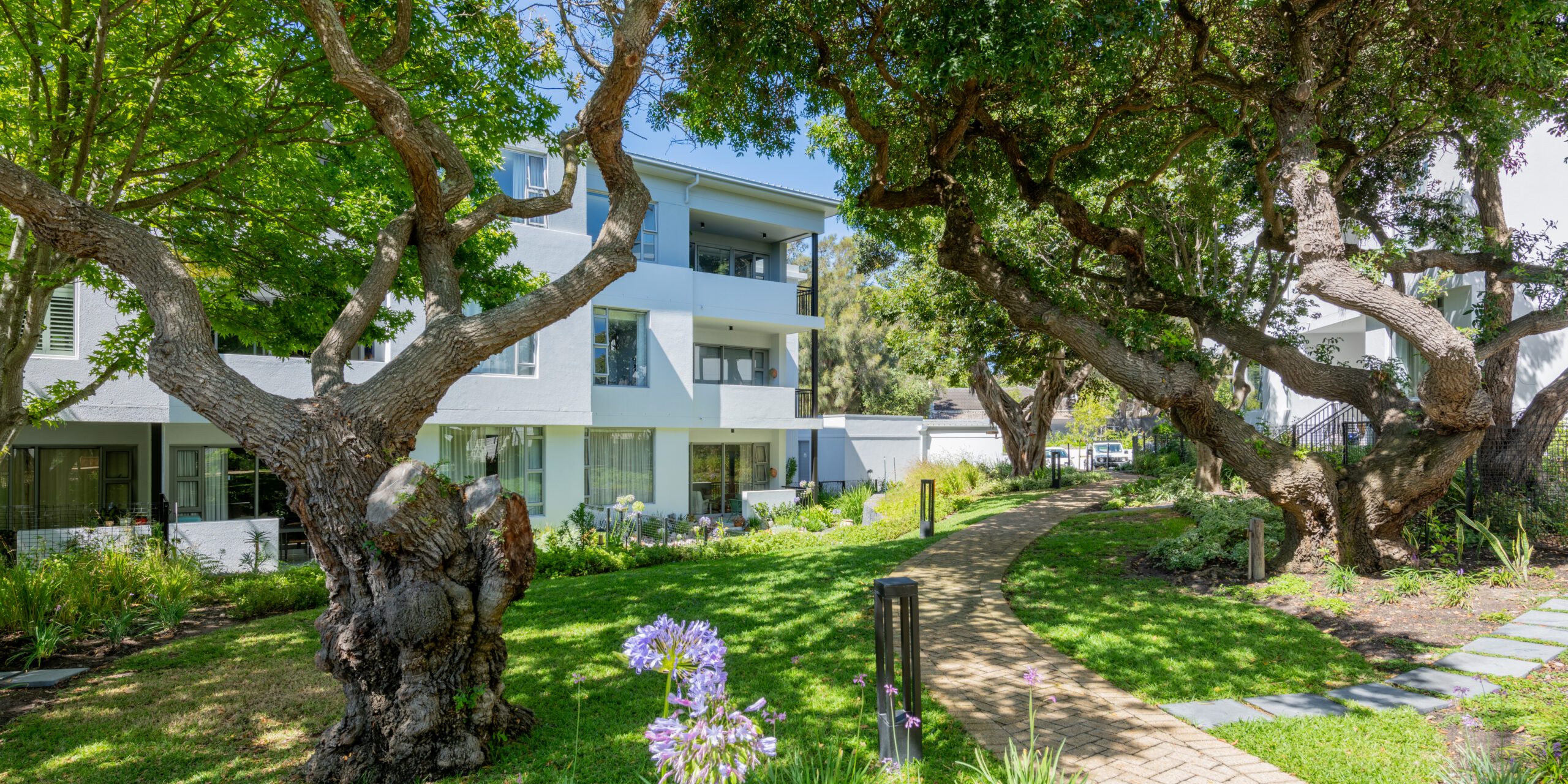JohannLourens_oasis life constantia – apartments exterior #30